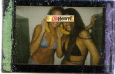 2 Bananas-2 Girls